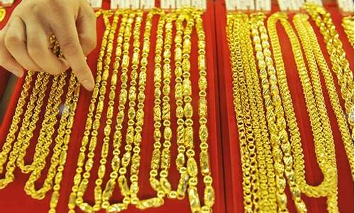品牌店的黄金为什么比别的店贵_品牌金店的