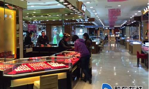 商场金价每天调整吗_目前商场金价多少钱一克