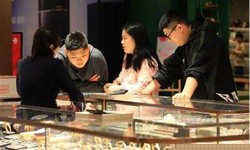 金价最近还跌吗_目前金价平稳下跌了吗