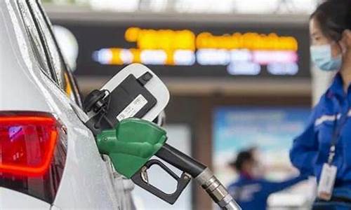 油价暴涨燃油汽车会涨吗_油价暴涨燃油汽车