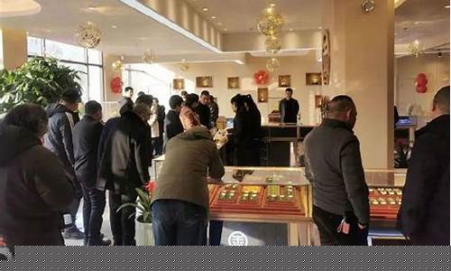 黄金持续下跌,金店价格为啥不降_金店金价为何不将